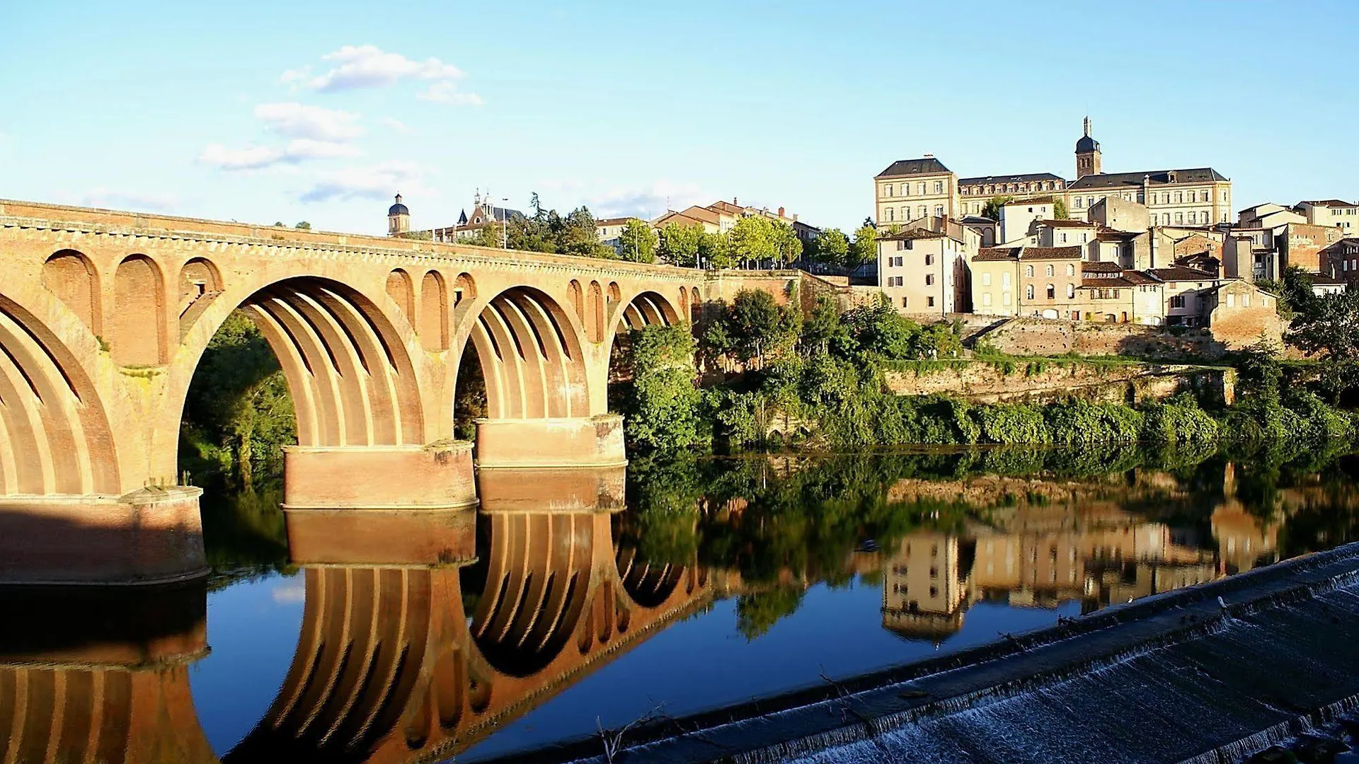Hostellerie Du Grand Saint Antoine Albi 3*,